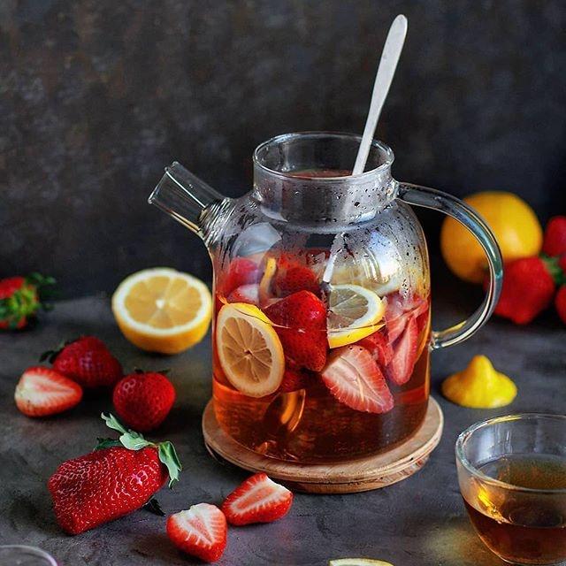 Wilmax 54 Fl Oz. Thermo Glass Teapot - High temperature and shock resistant